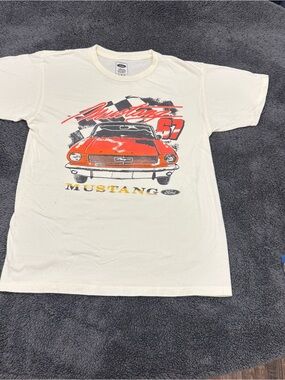 Ford Graphic T-Shirt 1967 Mustang Size Medium Crew Neck